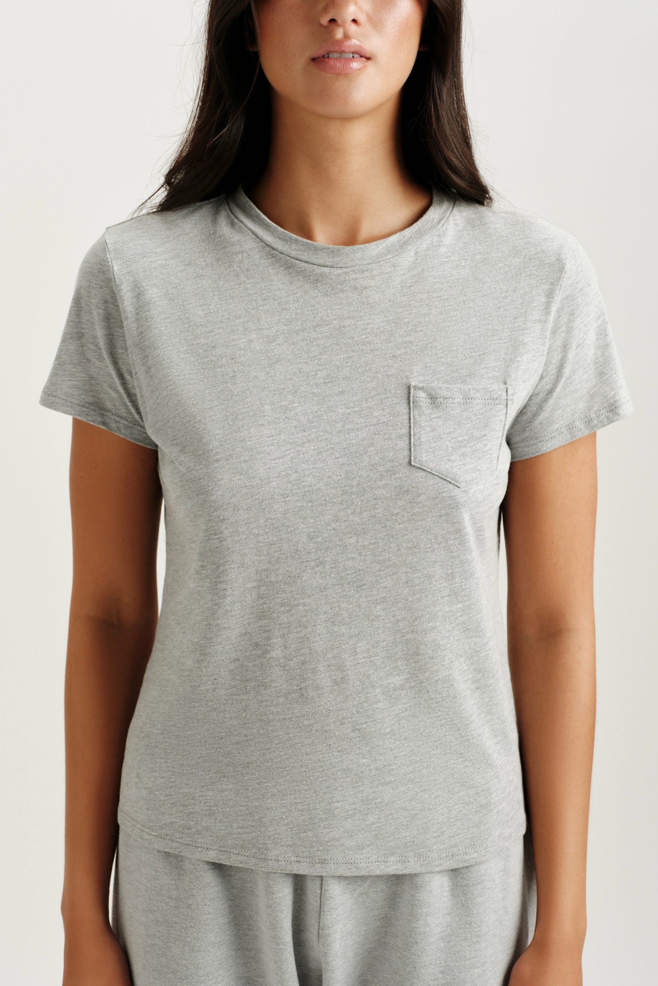 CLASSIC COTTON DAILY STAPLE POCKET TEE - FOG HEATHER GREY SET ACTIVE