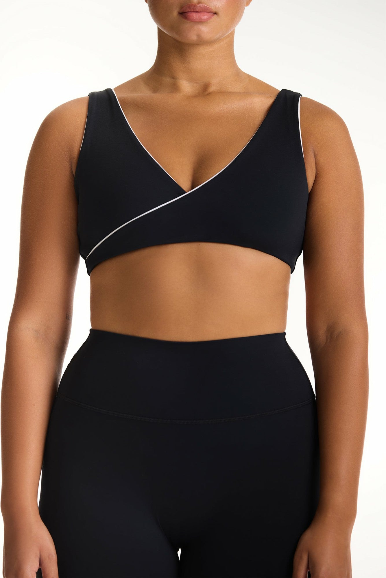 BREATHE 1.0 CONTRAST WRAP BRA - ORCA SET ACTIVE