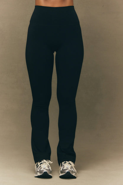 SPORTBODY® SPORTY STRAIGHT HIGH-RISE LEGGINGS - ONYX SET ACTIVE